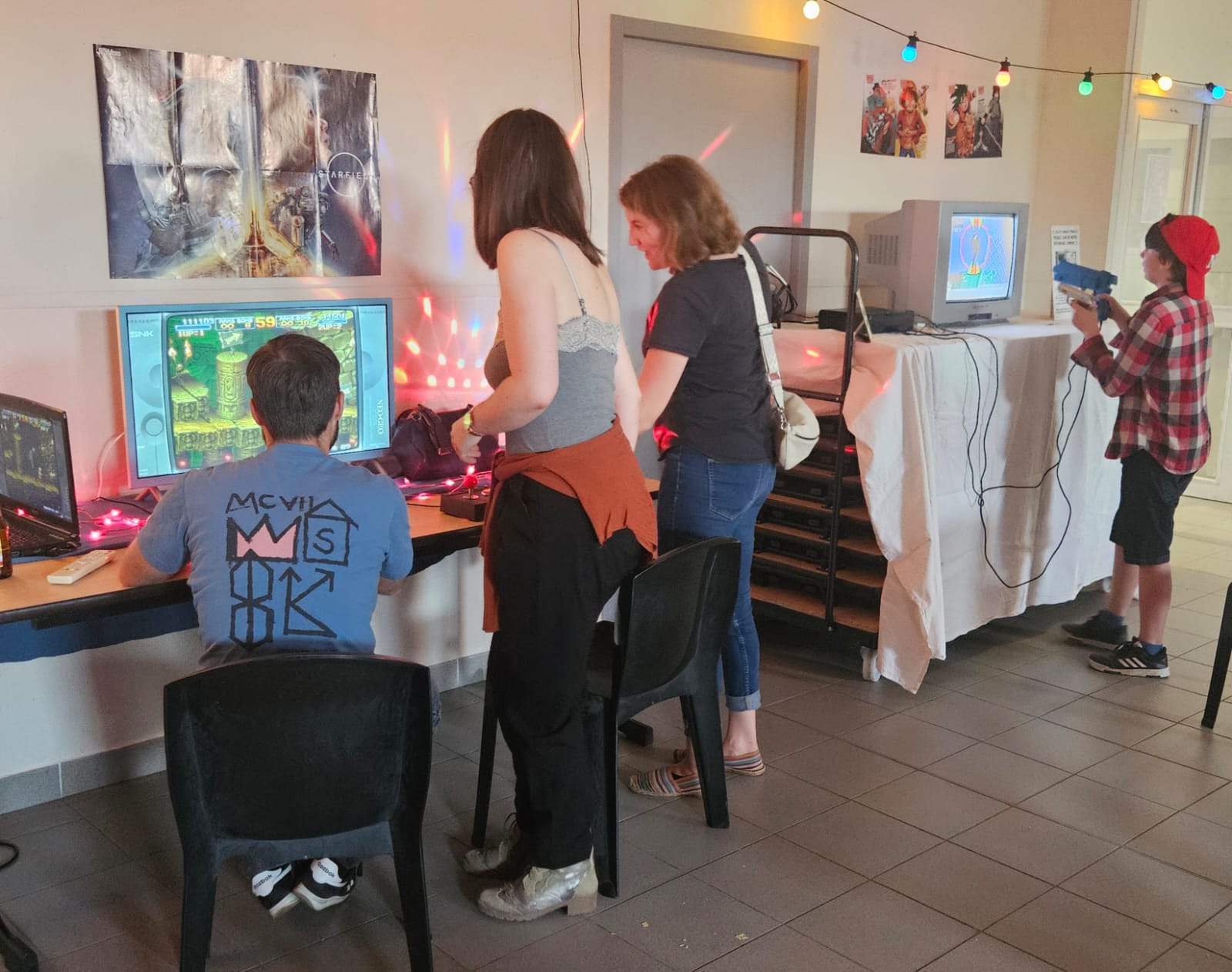 Galerie Prestation d'animation de jeux vidéo anciens pour un événement d'équipe en intérieur